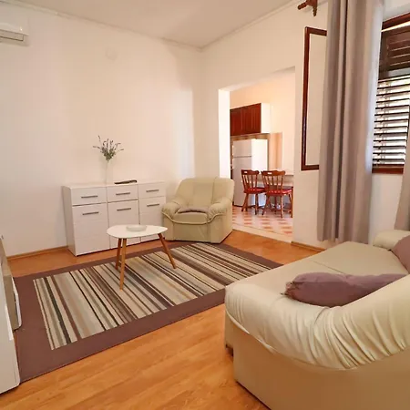Peselj-three Bedroom With Terrace And Sea View Smokvica (Korcula)